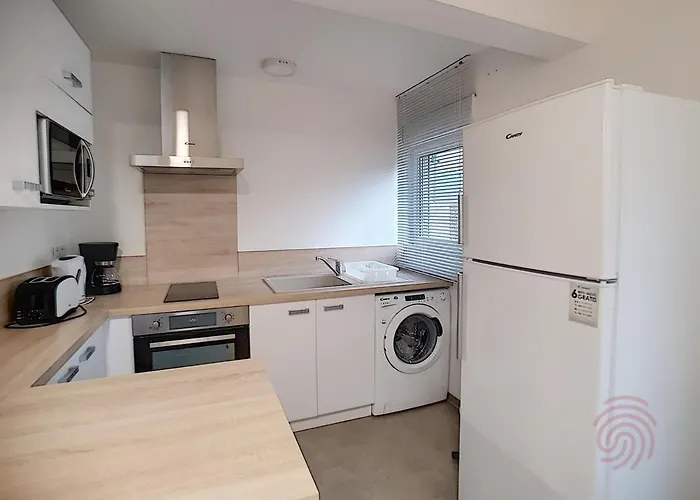 Apartamento Renove Avec Terrasse, Proche Des Thermes Et Du Centre Ville, - Fr-1-451-61 *
